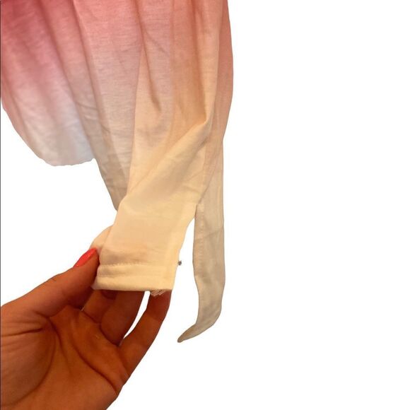 NWT Red and White Ombre Shirt Sleeved Top Size XL - Picture 2 of 5